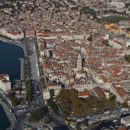 Dioklecijan Gasthuis 3*